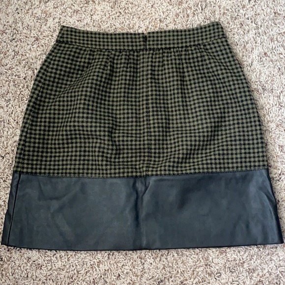 J.Crew skirt with Faux leather on bottom size 00 - Picture 4 of 8